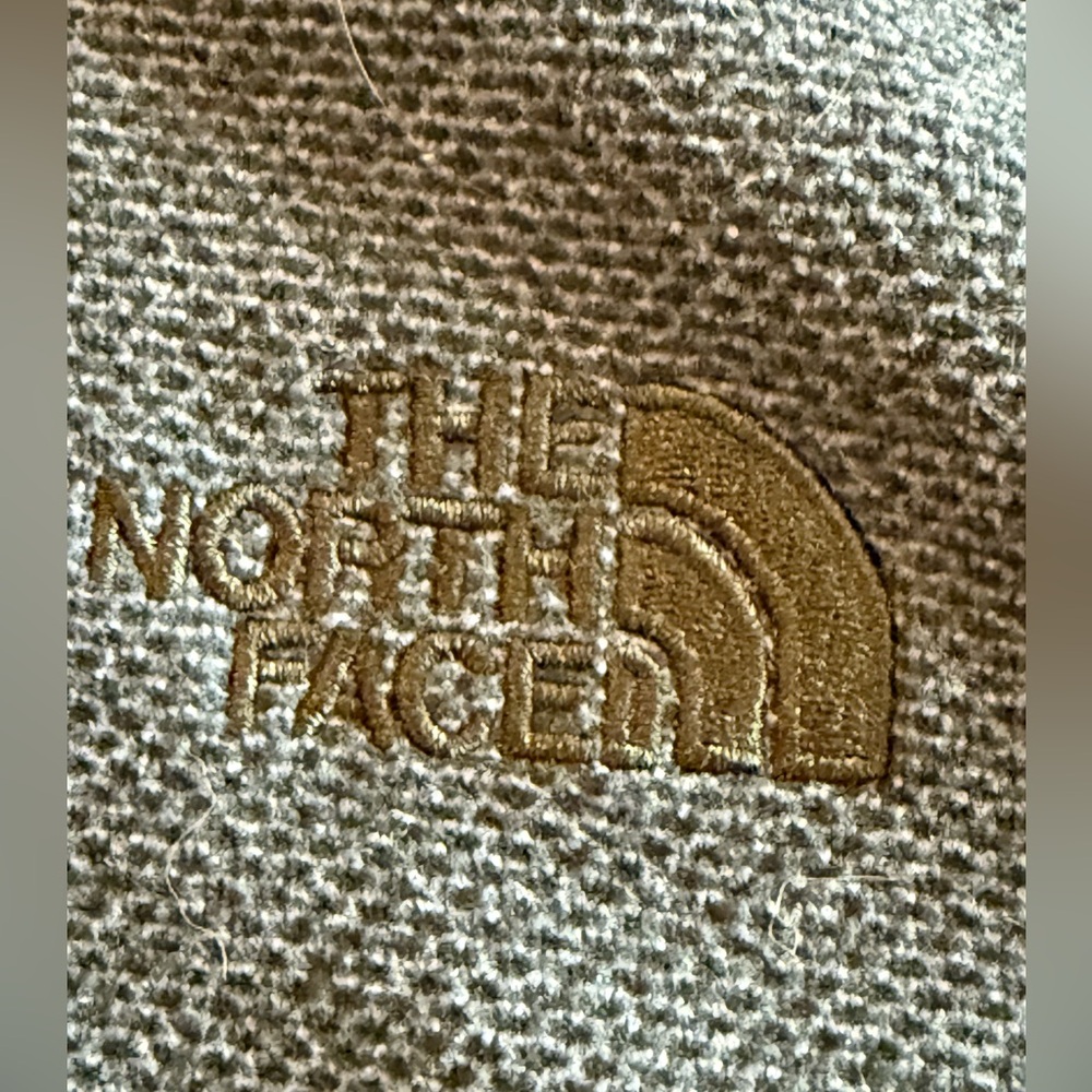 The North Face- Men’s navy quarter zip pullover. Size Large - Picture 3 of 7